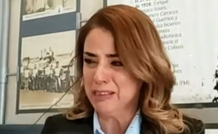 FOTO: Marina Calabró se largó a llorar durante una entrevista. (Foto: Captura NET TV)