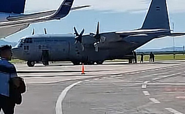 El avión Hércules que llegó a La Rioja.