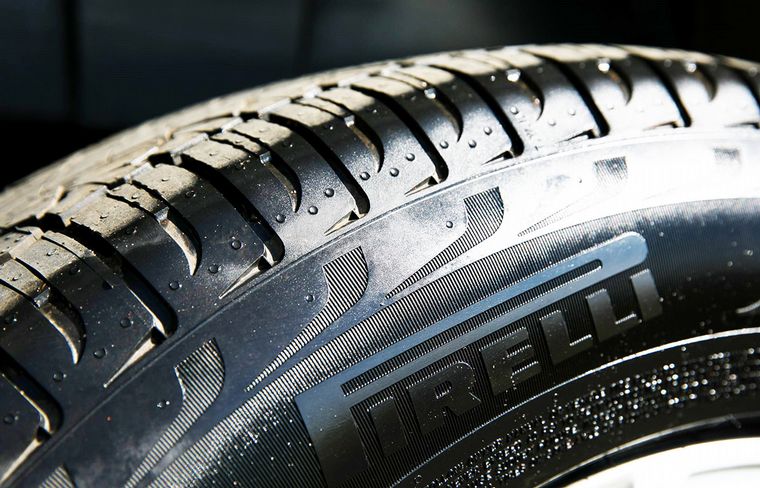 FOTO: Pirelli empieza en Argentina la fabricación de un neumático de 20 pulgadas