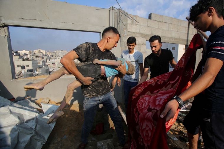 FOTO: Israel volvió a bombardear un campamento de refugiados palestinos en Gaza.