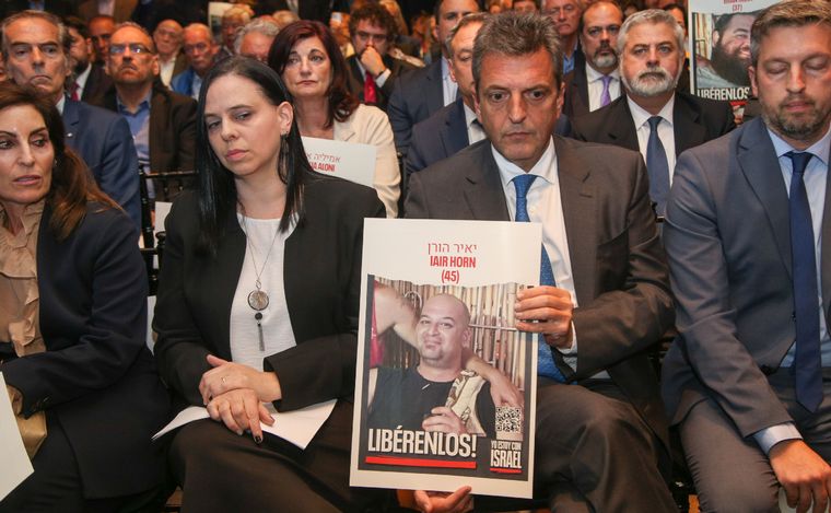 Massa durante el acto de la DAIA. 