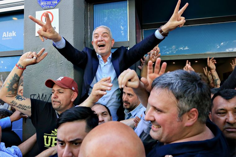 FOTO: El candidato de Unión por la Patria, Julio Alak, fue declarado ganador. 
