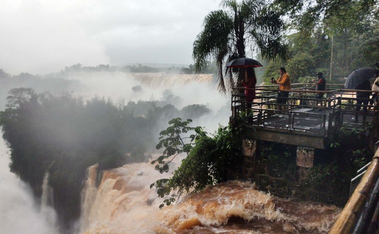 El Parque Nacional Iguazú reabre tras la histórica crecida.