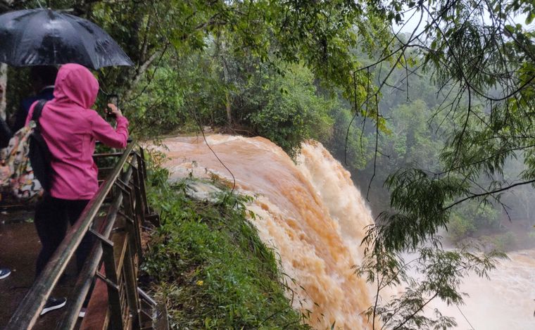 El Parque Nacional Iguazú reabre tras la histórica crecida.