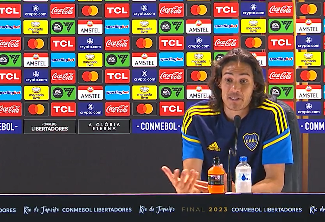 FOTO: Cavani, en conferencia de prensa