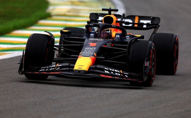 FOTO: Verstappen consiguió ser el más rápido con su primera vuelta de Q3