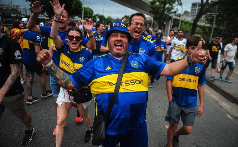 Miles de hinchas de Boca llegaron temprano al Maracaná. (Télam)