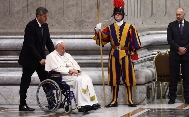 FOTO: Preocupación por la salud del papa Francisco. (Foto: NA)