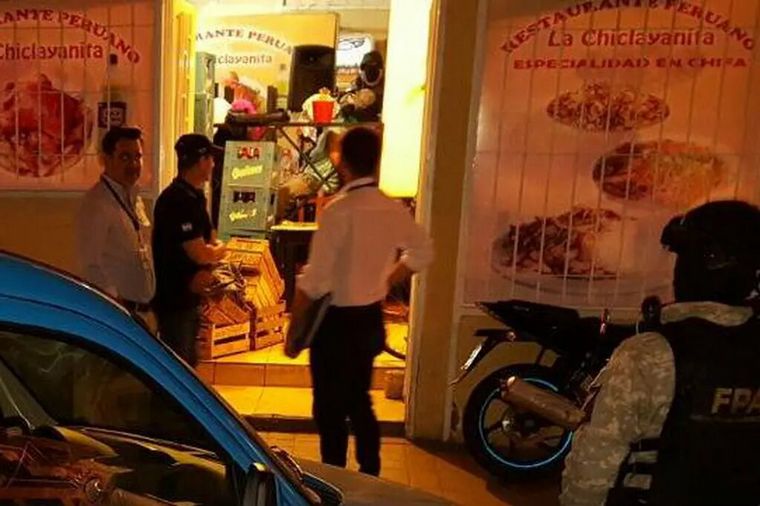 Uno de los varios allanamientos contra "El Rico Pollo". (Archivo)