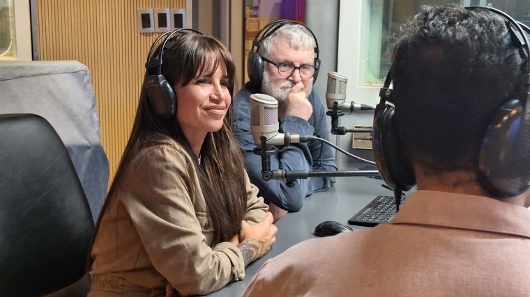 Florencia Peña visitó Cadena 3 durante Viva la Radio.