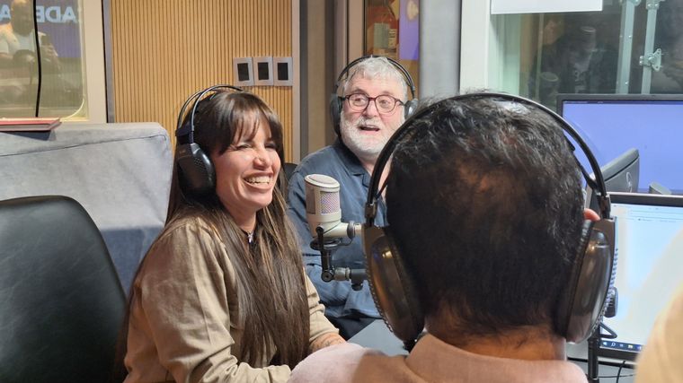 Florencia Peña visitó Cadena 3 durante Viva la Radio.