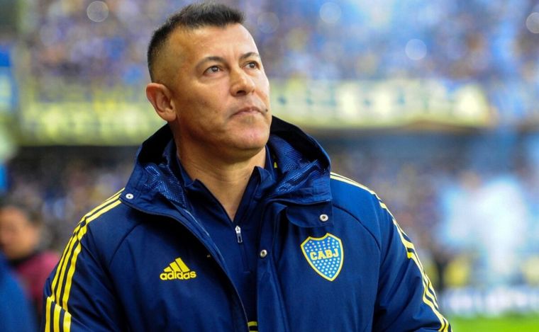 FOTO: Almirón es el primer técnico de Boca en renunciar sin conseguir ningún título.