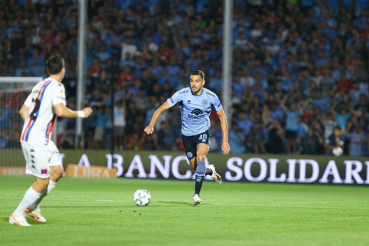 FOTO: El duelo Belgrano vs Tigre en el estdio Gigante de Alberdi. @Belgrano