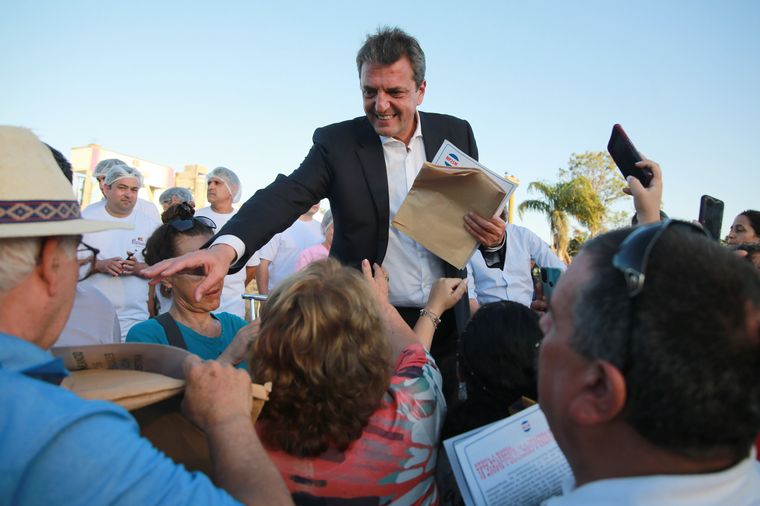 FOTO: El intendente de Malvinas Argentinas y el titular de la UCR apoyaron a Massa