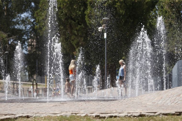 FOTO: Córdoba llegó a 43° de temperatura y casi se quiebra el récord histórico.
