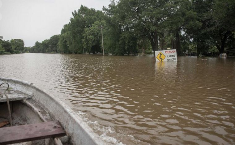La crecida del río Paraná derrumbó dos puentes en el norte de Santa Fe.