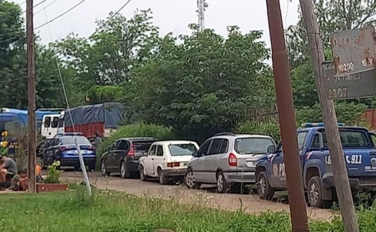 Santa Fe: un adolescente apuñaló a su padrastro y huyó junto a su madre.