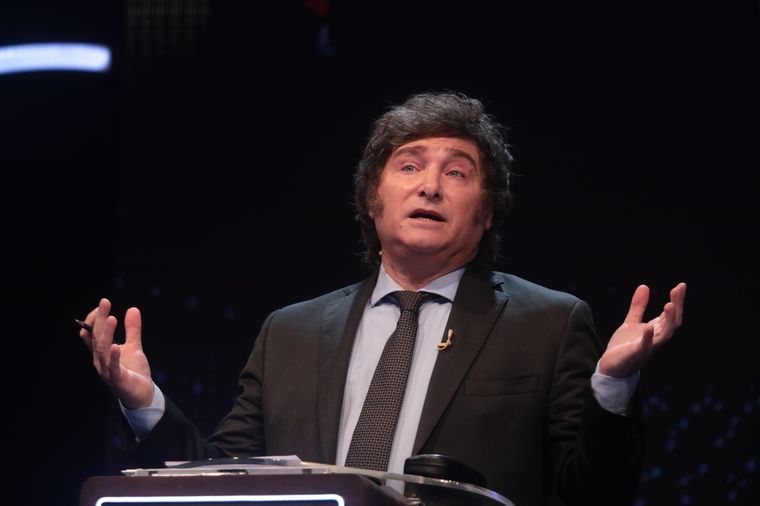 FOTO: Javier Milei durante el debate previo al balotaje.