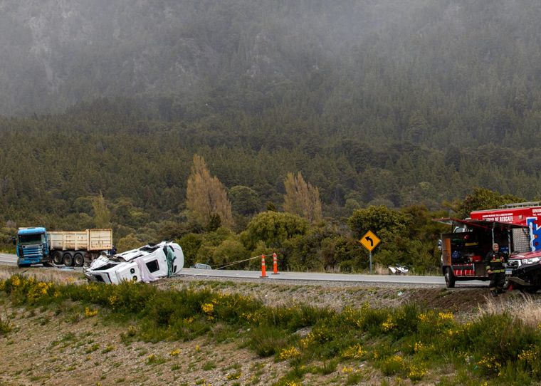 FOTO: Seis muertos es el saldo de un terrible choque entre Bariloche y Villa La Angostura.