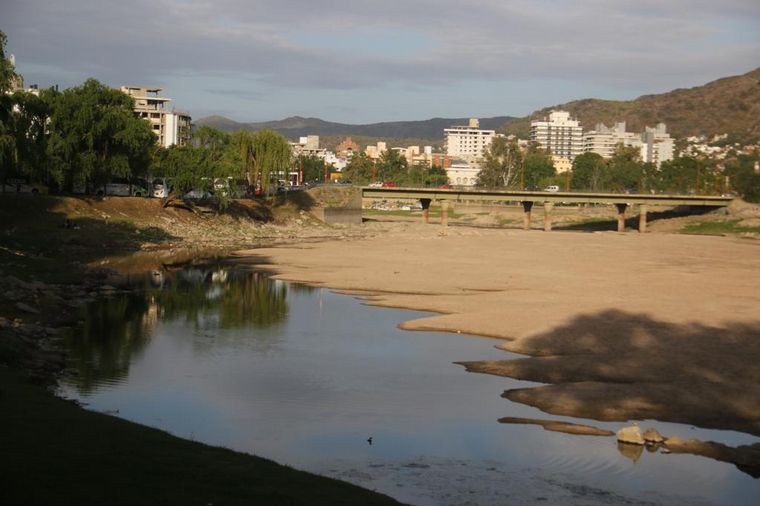 FOTO: Impactante: así luce el dique San Roque en Carlos Paz.