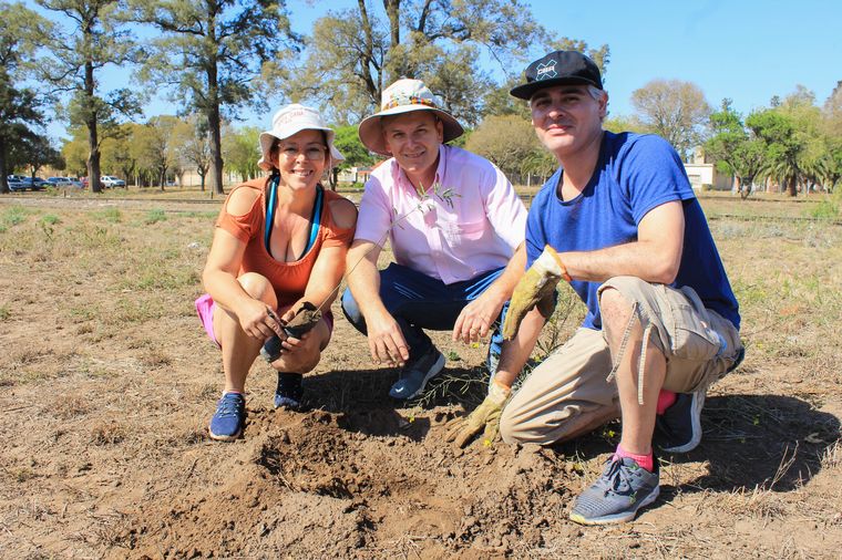 Familias de Bancor plantaron 2.500 árboles en Toledo.