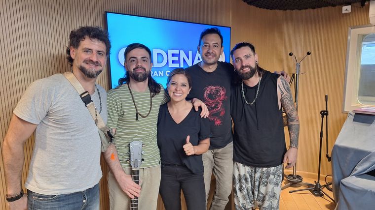 FOTO: Los del Portezuelo trajo su espíritu y sus canciones a los estudios de la radio