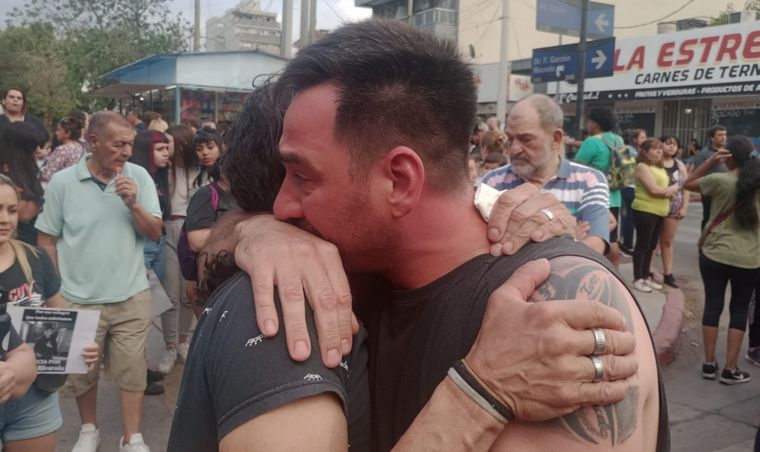 Fabián, el papá de Lázaro, visiblemente emocionado.