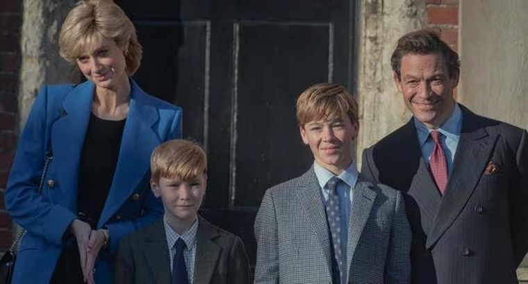 FOTO: La princesa Diana con Carlos y sus hijos, poco antes de su trágico final.