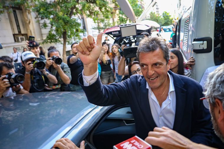 Sergio Massa cerró su campaña en el colegio Pellegrini de CABA. 