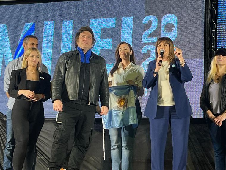 Javier Milei y Patricia Bullrich, juntos en el final de la campaña en Córdoba. 