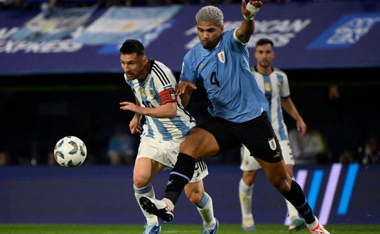 FOTO: Lionel Messi, presente en el encuentro frente a Uruguay por Eliminatorias