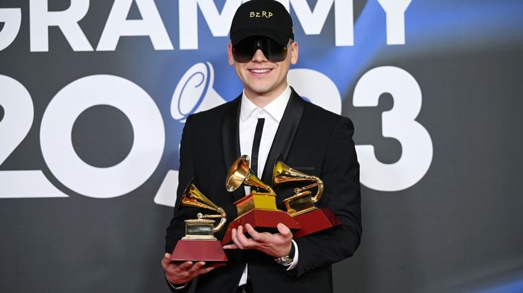 FOTO: Bizarrap se llevó tres Latin Grammy
