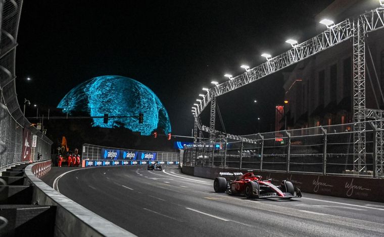 FOTO: Leclerc y Ferrari dominaron la FP2 extendida a 90 minutos en Las Vegasa a 