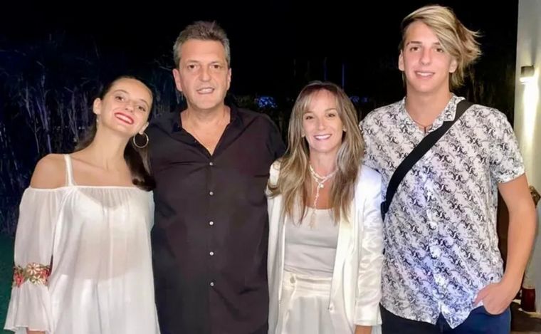 FOTO: Sergio Massa junto a su esposa Malena Galmarini e hijos.