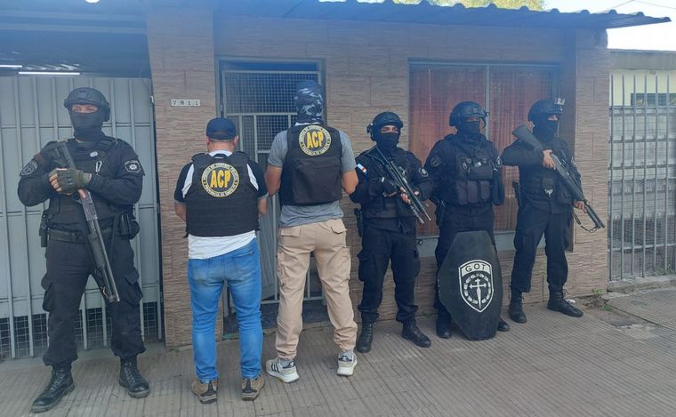 En total fueron siete los allanamientos en el barrio Stella Maris