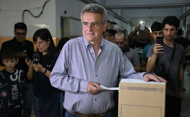 FOTO: Agustín Rossi votó en Rosario