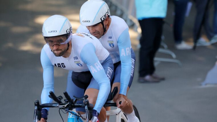 FOTO: Díaz y Tolosa consiguieron el oro en bici en tándem (Foto: DeportesAR)