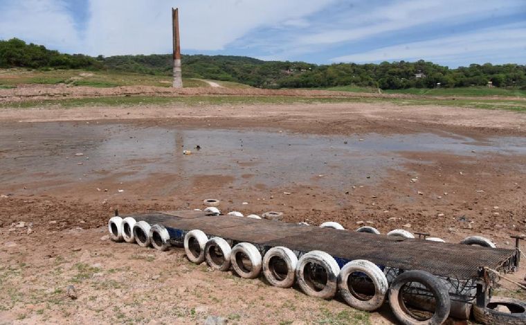 FOTO: Sequía en el dique El Cadillal de Tucumán. (Foto gentileza: La Gaceta)