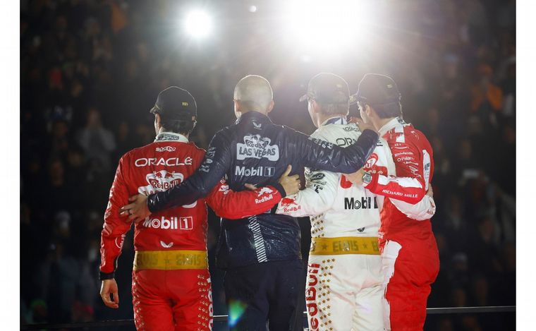 FOTO: Verstappen, Leclerc, Pérez, los tres del podio en Las Vegas