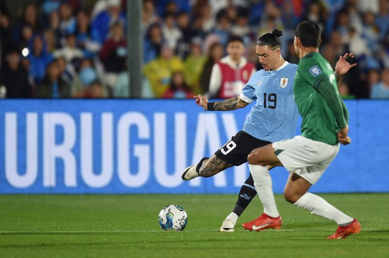 FOTO: Uruguay y Bolivia, en el Centenario. (Foto: @CONMEBOL)