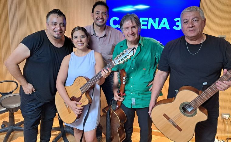 Los de Alberdi celebran en Córdoba los 50 años del grupo a puro folclore.