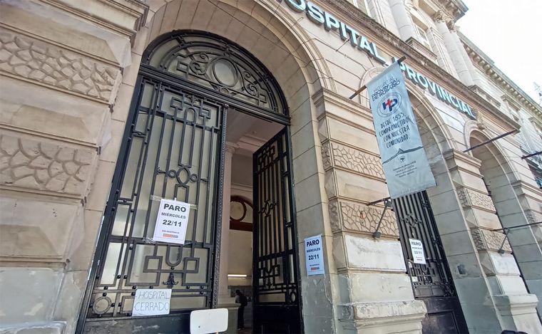 El hospital Provincial retoma actividad con medidas de seguridad tras el ataque.