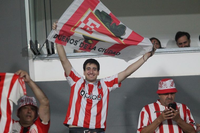 Te vi en la cancha: ¡Encontrá tu foto alentando a Estudiantes en el Kempes!