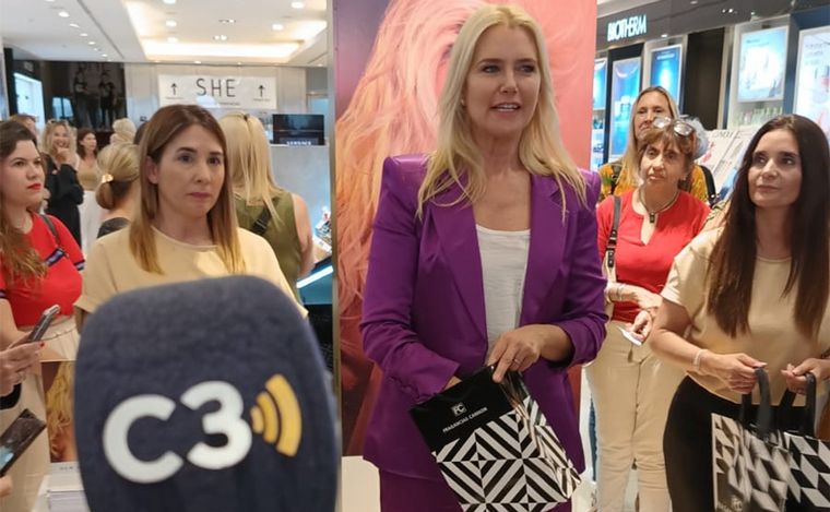 Valeria Mazza en Rosario: entre el éxito de siempre, su biopic y perfumes.