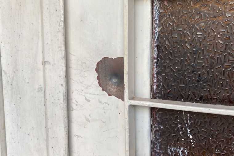 Los disparos en la casa del policía.