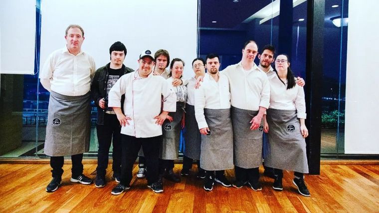 Cajas navideñas inclusivas con motivos extras para brindar