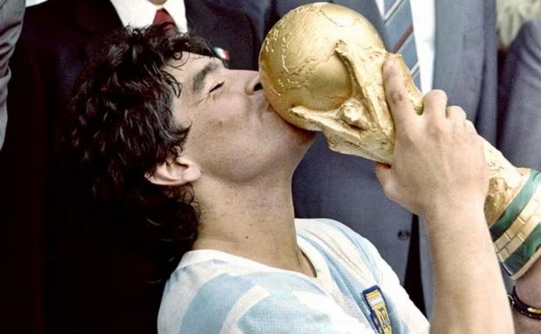 Diego Armando Maradona.