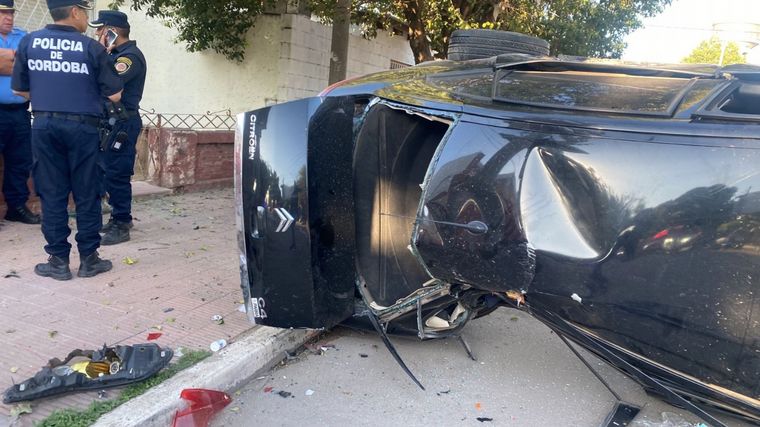 Robo, persecución y choque en barrio Patricios