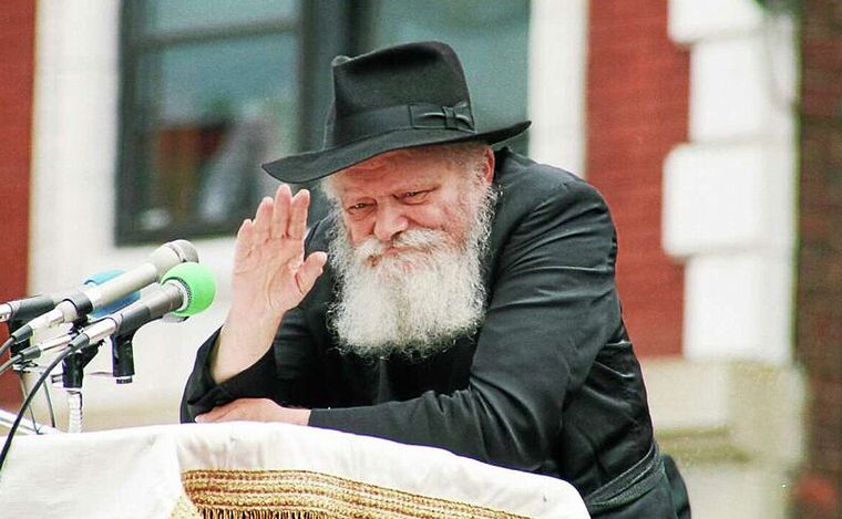 Menachem Mendel Schneerson.