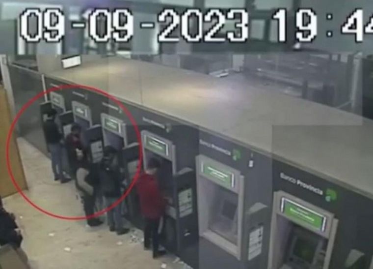 Liberan a los 15 dueños de tarjetas que “Chocolate” usó para extraer los sueldos